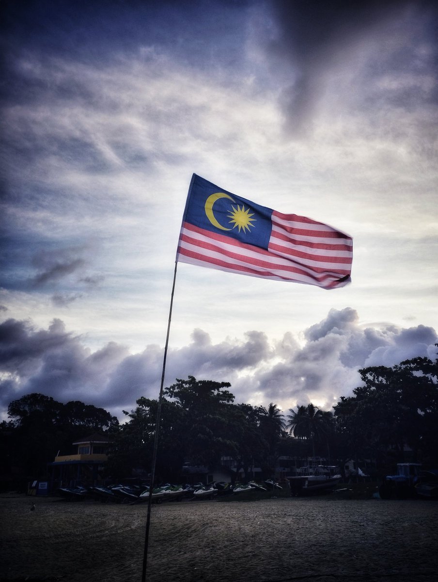 mrthanen's tweet photo. Negaraku. 

Salam Kemerdekaan buat seluruh rakyat malaysia.
Tekad Perpaduan Penuhi Harapan..

#travelphotography
#thelonepixman 
#theboredpixman 
#lifetraveler https://t.co/KsSFhyIvDN