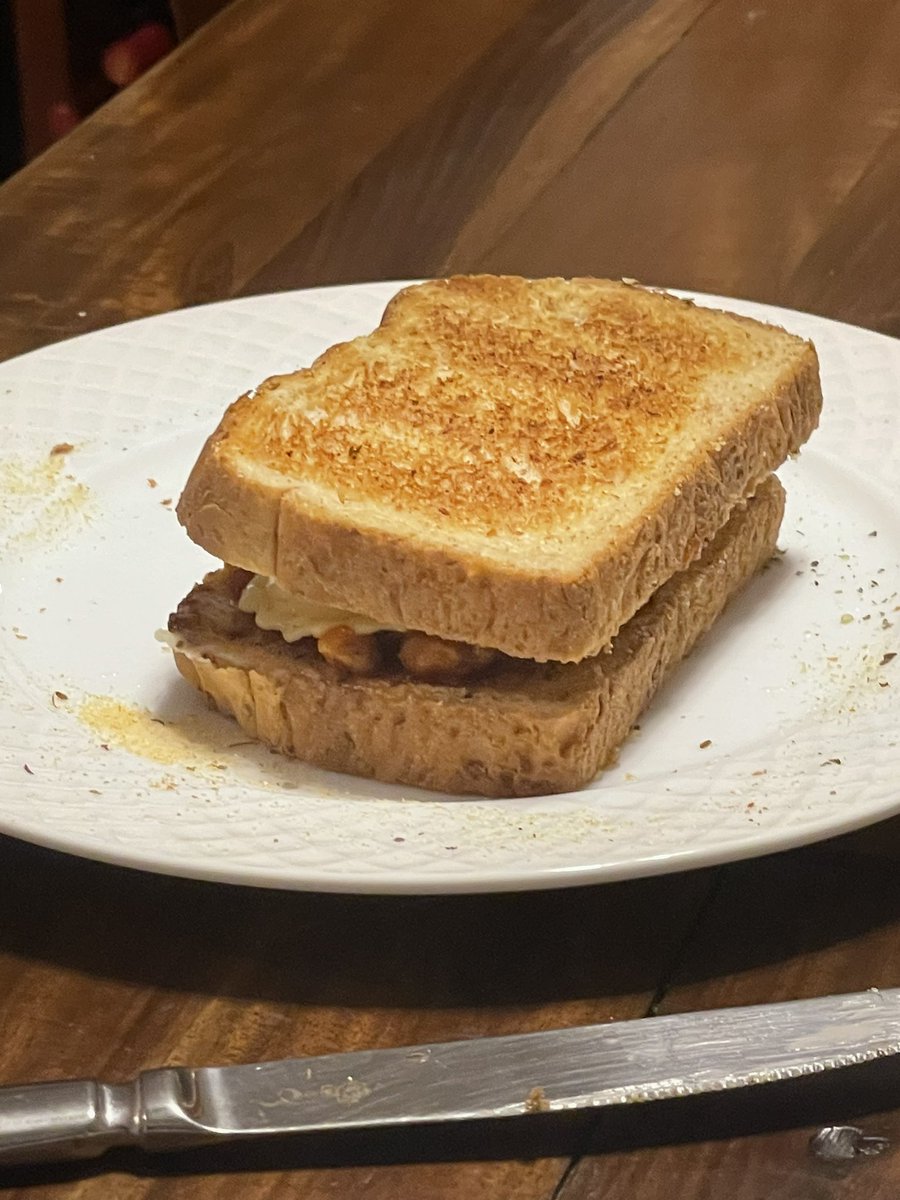 JT9779's tweet photo. Living up to #TwinA vibe… firstborn decided to make “Italy on a sandwich”… garlic bread, spaghetti sauce, ravioli. https://t.co/5IicxFFaw0