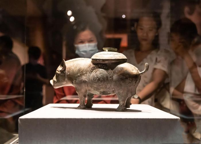 ExploringTJ's tweet photo. ๐ค๐ป150+ exquisite bronze artifacts from the Shanxi Museum are currently on display at the #Tianjin Museum. Spanning the Zhou Dynasty (c. 11th century-256 BC), these artifacts showcase a diverse array of forms, intricate decorations, and exquisite craftsmanship. ๐๐ฎ#HidenGems https://t.co/WfOwJtn7ls