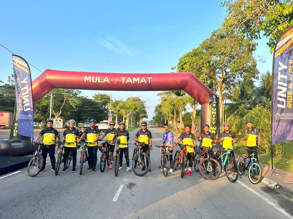 tunParagas's tweet photo. Selamat Hari Kebangsaan 🇲🇾
#UnityRide&amp;Walk https://t.co/7y113GzoqV