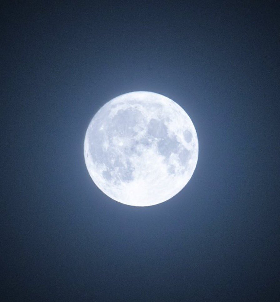 te dedico la luna de hoy ❤️‍🩹