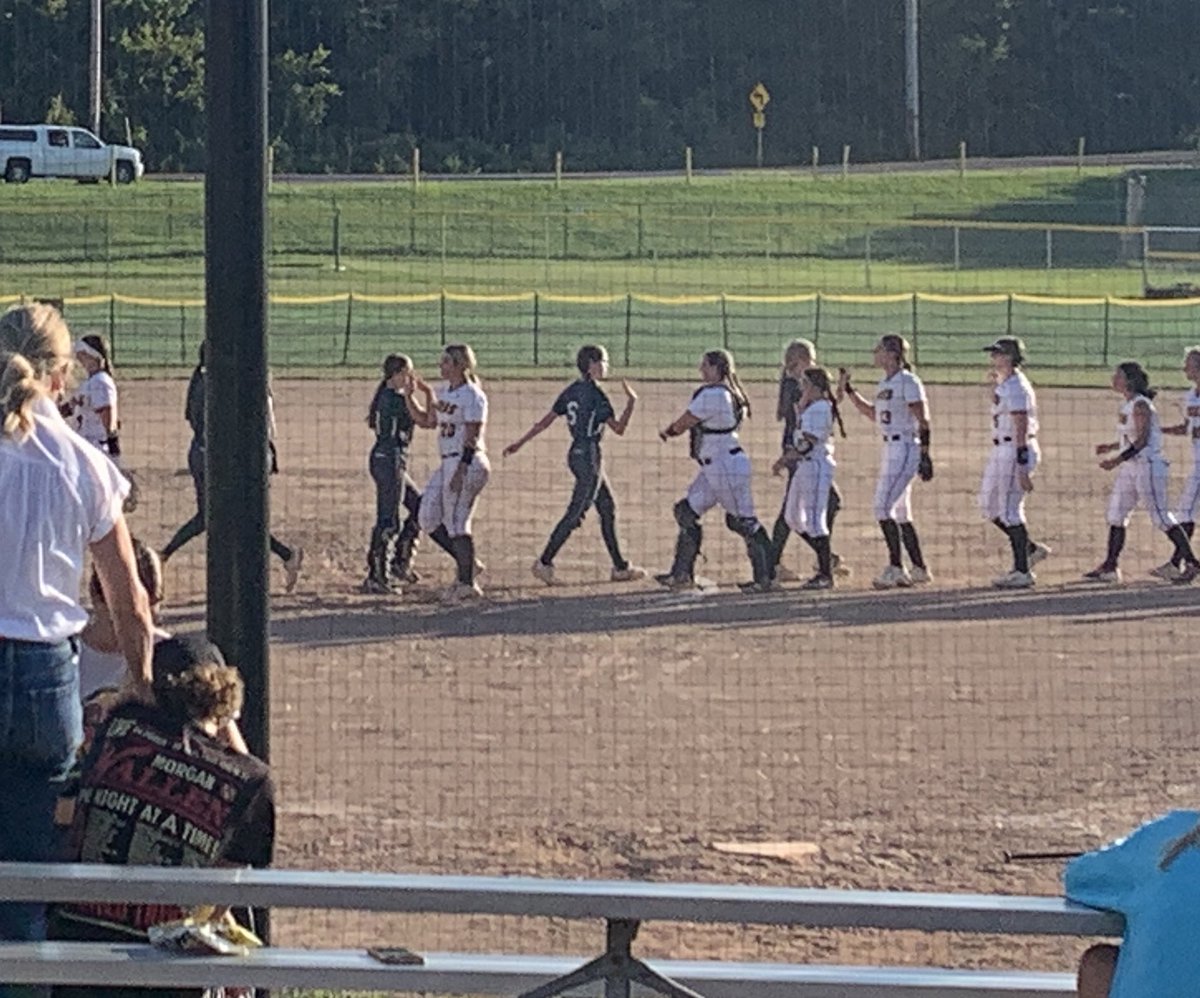 JeffHaug1's tweet image. My first MHS vs. OHS game is in the books!  Extra inning thriller between @tigers_oakville and @MHSVarBaseball (softball). Great job tonight! #MSDTogether 💙