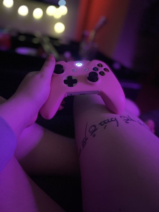 My favorite kinda night what do you think I&rsquo;m playing? #xbox #gamer #girlswhogame #xboxgirl https://t<a href="/tag/gamer"class="tags"><span>#gamer</span></a><a href="/tag/xbox"class="tags"><span>#xbox</span></a><a href="/tag/girlswhogame"class="tags"><span>#girlswhogame</span></a><a href="/tag/xboxgirl"class="tags"><span>#xboxgirl</span></a>