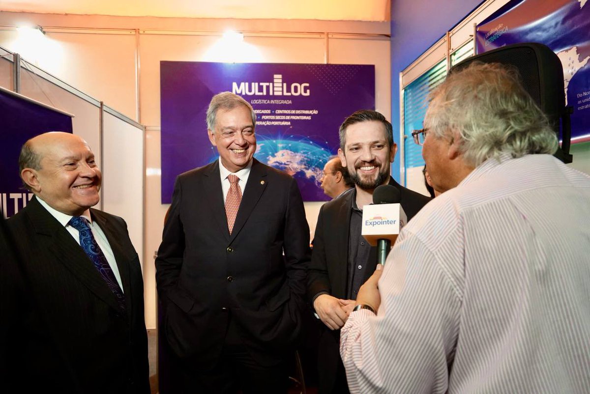 leo_pascoal's tweet photo. Que dia pra lá de corrido. Cinco agendas encerram a nossa quarta-feira, aqui na Expointer. Boa noite a todos! #Expointer2023 https://t.co/DW9AVNvXLg