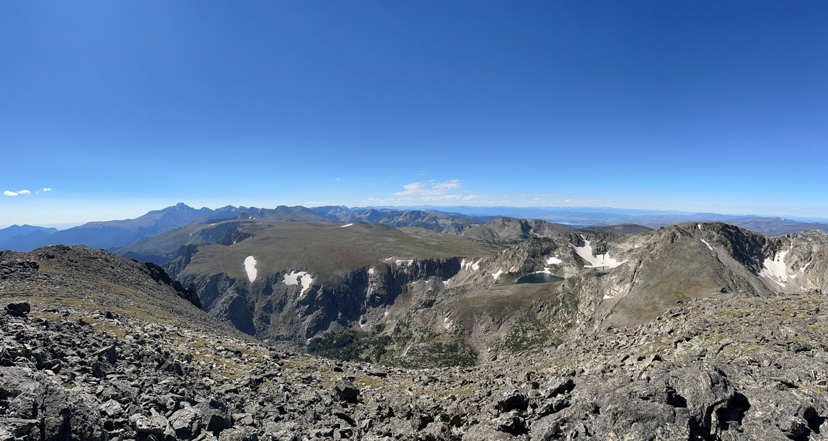 zmj's tweet photo. Stones Peak is right in the middle of Rocky, but surprisingly far away from… everything. An early start helps. https://t.co/BESjWjfv7Q