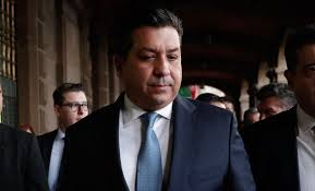 MennyValdz's tweet photo. GRAVE para @fgcabezadevaca 
 ExGobernador de #Tamaulipas pierde el AMPARO contra su ORDEN DE APREHENSIÒN
Puede ser detenido en cualquier momento y peor si la INTERPOL lanza una FICHA ROJA para ser capturado
DETALLES https://t.co/BuMgggAxph cc #cdvictoria #reynosa https://t.co/0Y7x469dvF