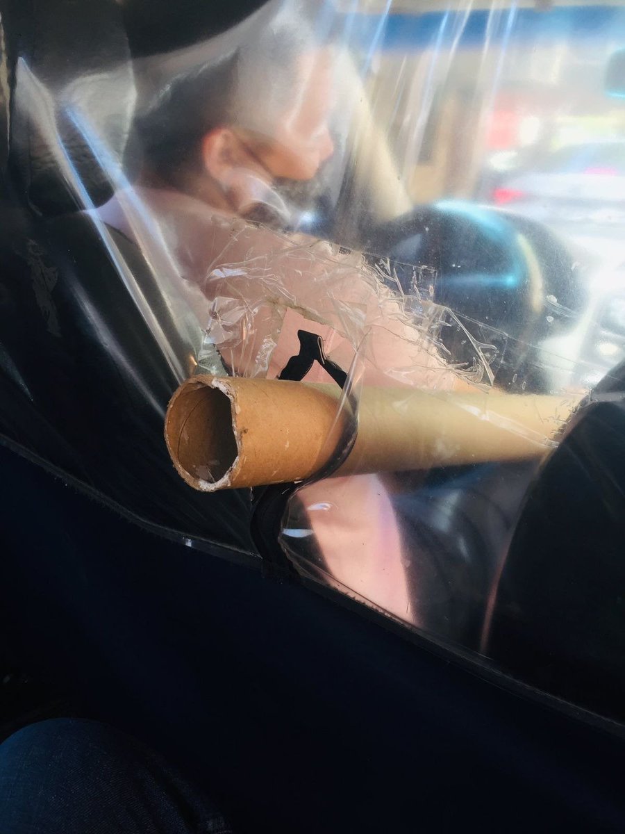 Ustedes son chicos pero en tiempos de Covid-19, este era el sistema de refrigeración en los taxis tucumanos.