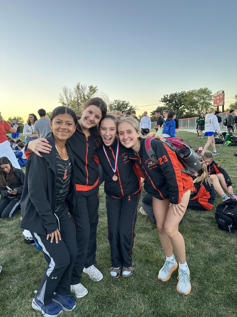 LHS Girls XC tweet media