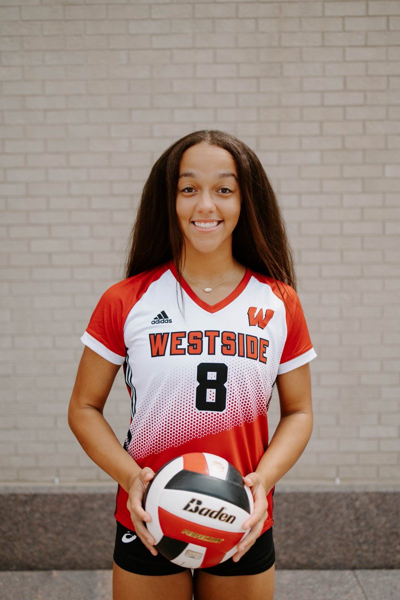 🚨Senior Spotlight🚨
Mikyna Furguson 
Position: Middle blocker  
After high school: move to the coast and study criminology
Fun fact: I’m ambidextrous 
GOOD LUCK MlKYNA