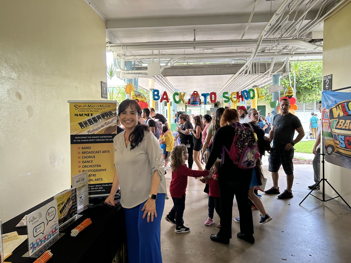 IEnrizo's tweet photo. South Miami recruits future magnet students from Ludlam Elementary at their resource fair! @smmcswildcats @CROEAcosta @MjLewis13 https://t.co/NSFBQ9En7y