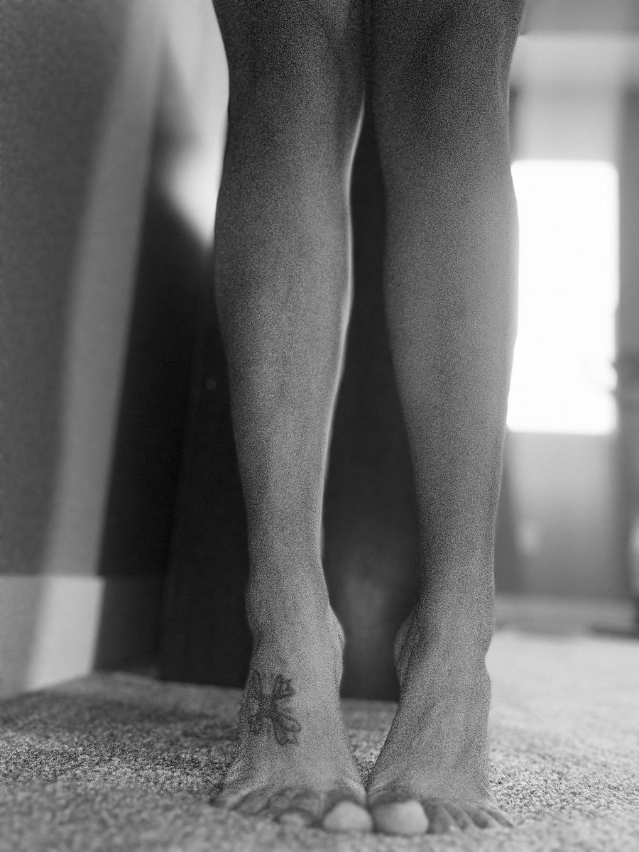 cue32111's tweet photo. #mysterycolor #feet #archedfeet #latinafeet #toes https://t.co/IboH7lPhY8