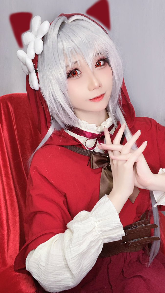 「もう一人のあたしのこと……もっと教えてほしいの。」

——————
スマホRPG『ネバーアフター～逆転メルヘン～』
遂に本日リリース！❤
大好きな赤ずきんちゃんをコスプレしてみた！
ぜひプレイしてみてね♪
 #ネバアフ正式リリース
@NeverAfterJP https://t.co/TlUVeWjz7i
