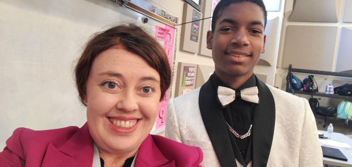 CoachJauH20's tweet photo. @TruettWilsonMS Fine Arts dressed to perform well! #WMStotheMAX https://t.co/RAJo2pZ1vP