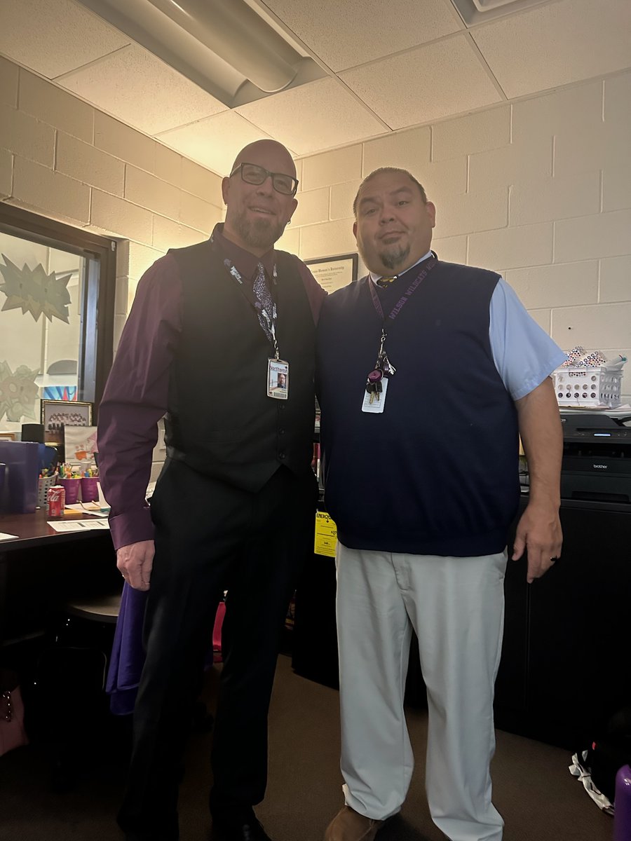 CoachJauH20's tweet photo. @TruettWilsonMS Fine Arts dressed to perform well! #WMStotheMAX https://t.co/RAJo2pZ1vP