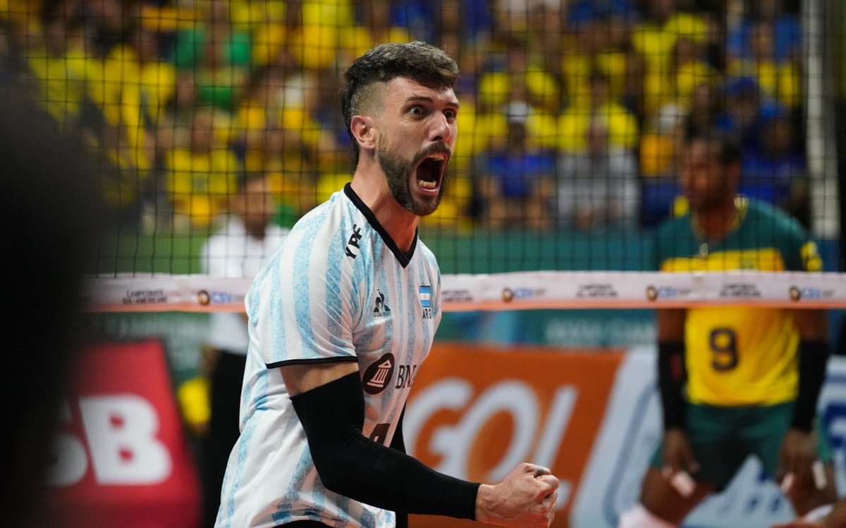 Voley_FeVA's tweet photo. ¡Histórica victoria para quedarnos con la 🥇 en el Sudamericano! 🇦🇷🙌

✔️ Fue triunfo ante Brasil🇧🇷 en Recife por 3-0 (25-19, 29-27 y 25-22)

📸 CSV

🌐 https://t.co/CpizY8k5cQ

#VamosArgentina🇦🇷 https://t.co/6Rzmtd7LuI