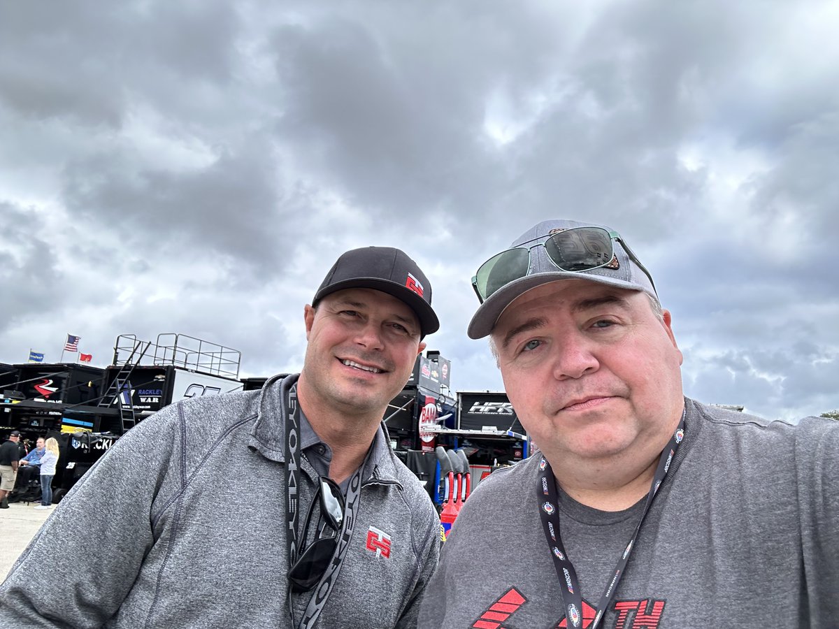 markjarman's tweet image. Thank you for the chat and photo at the #CleanHarbors175, @DavidGilliland @TRICONGarage!

Didn't get a photo with him but also had a nice chat with @CoreyHeim_ on Saturday as he was leaving the track/being mobbed by people.