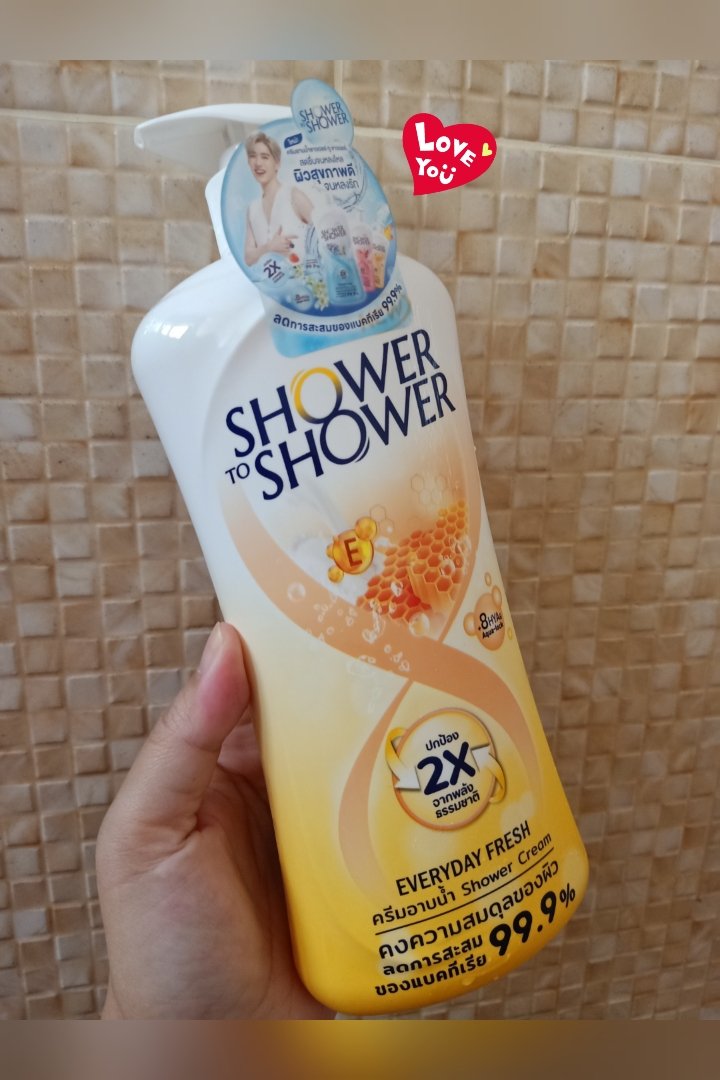 ProsPerPPKrit's tweet photo. เจอสแตนดี้น้องพีพี กฤษฏ์ แล้วค่า 🩷
ครีมอาบน้ำ Shower to Shower
ใช้ไปใช้มา ชอบสีเหลืองมากค่า ใช้ดี หอมสดชื่น สบายผิว
#ShowertoShower #showertoshowerxPPkrit

#PPKritt #พีพีกฤษฏ์
#lovelyPP
#PPKritEntertainment https://t.co/qc62mP4Lo9