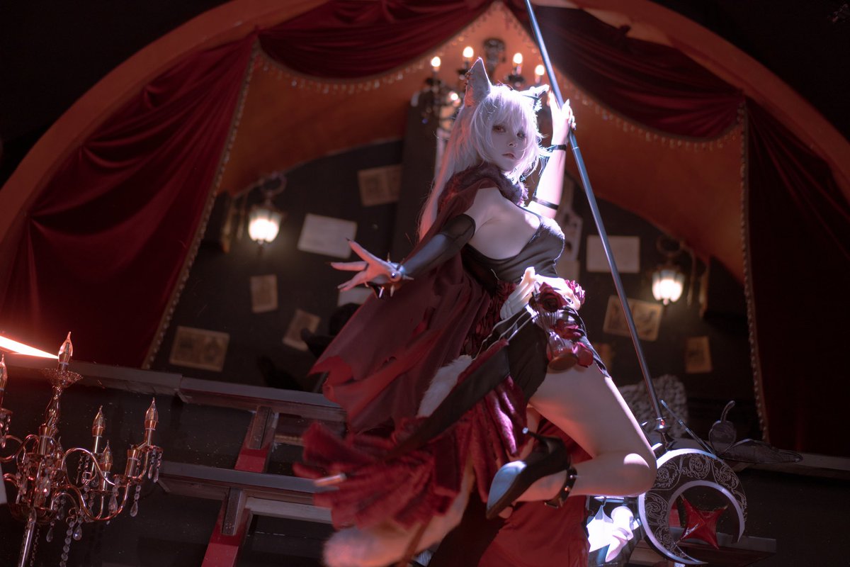 「覚悟しろ……今から全員を血祭りにしてやるよ！」

——————
スマホ向けおとぎ話RPG『ネバーアフター～逆転メルヘン～』
本日遂にサービス開始！❤
赤ずきん（狼形態）のコスプレやってみた♪
ねじれたおとぎ話の世界に飛び込もう！
 #ネバアフ正式リリース
@NeverAfterJP https://t.co/8vMQaEr46h