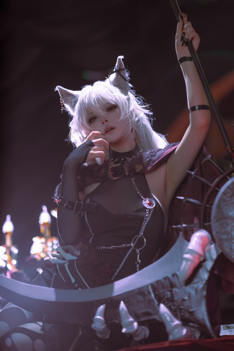 「覚悟しろ……今から全員を血祭りにしてやるよ！」

——————
スマホ向けおとぎ話RPG『ネバーアフター～逆転メルヘン～』
本日遂にサービス開始！❤
赤ずきん（狼形態）のコスプレやってみた♪
ねじれたおとぎ話の世界に飛び込もう！
 #ネバアフ正式リリース
@NeverAfterJP https://t.co/8vMQaEr46h