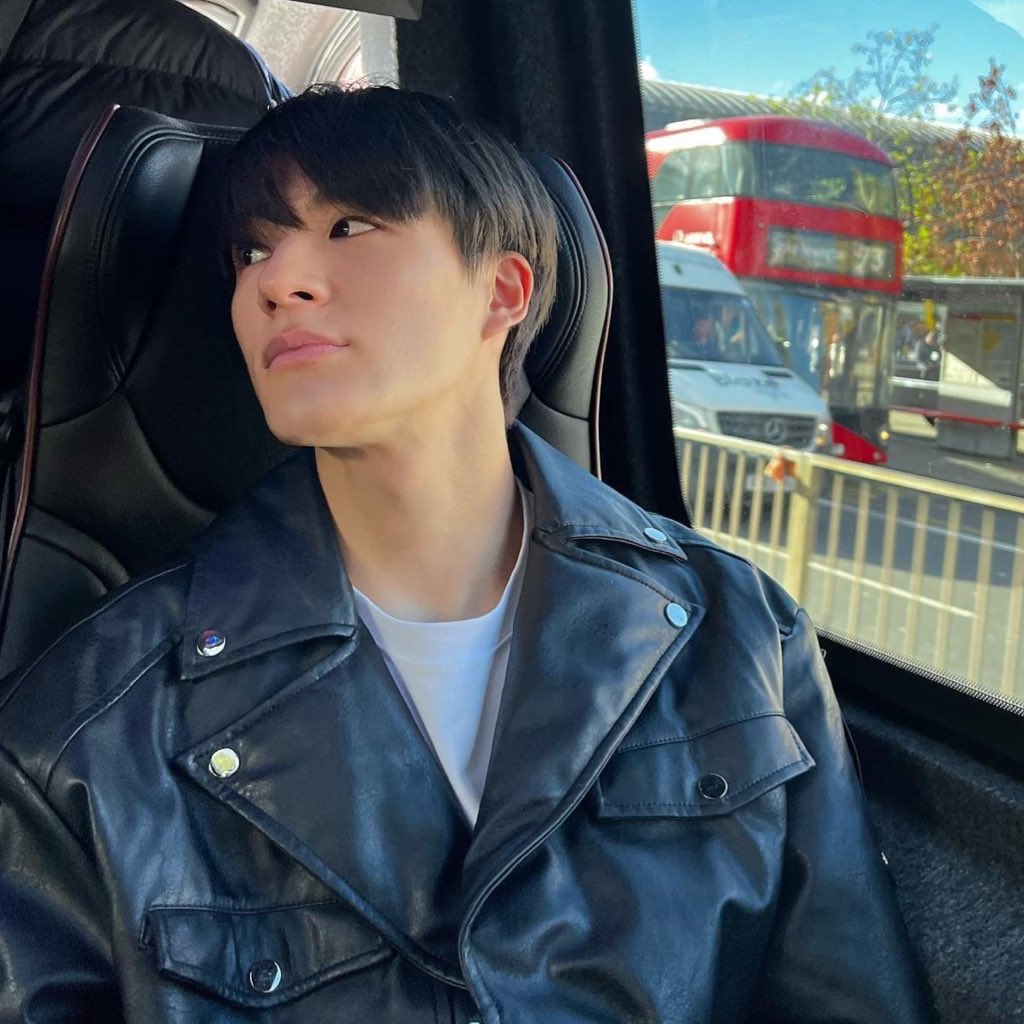 drexsannie's tweet photo. au #noyang #renmin

A Jeno y a Renjun le gusta Jaemin, pero a Renjun no le gusta que Lee Jeno ande detrás de Jaemin, así que le pide a su mejor amigo, Yangyang, que quite a Jeno del camino https://t.co/wYrHF53odj