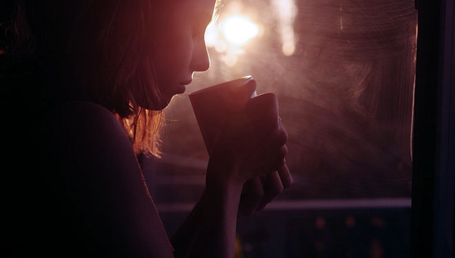 vadyoct's tweet photo. Perempuan yg terbiasa minum kopi minimal 1 cangkir setiap pagi, wajahnya akan terlihat jauh lebih muda dibandingkan neneknya sendiri. https://t.co/9bReaaPsUC