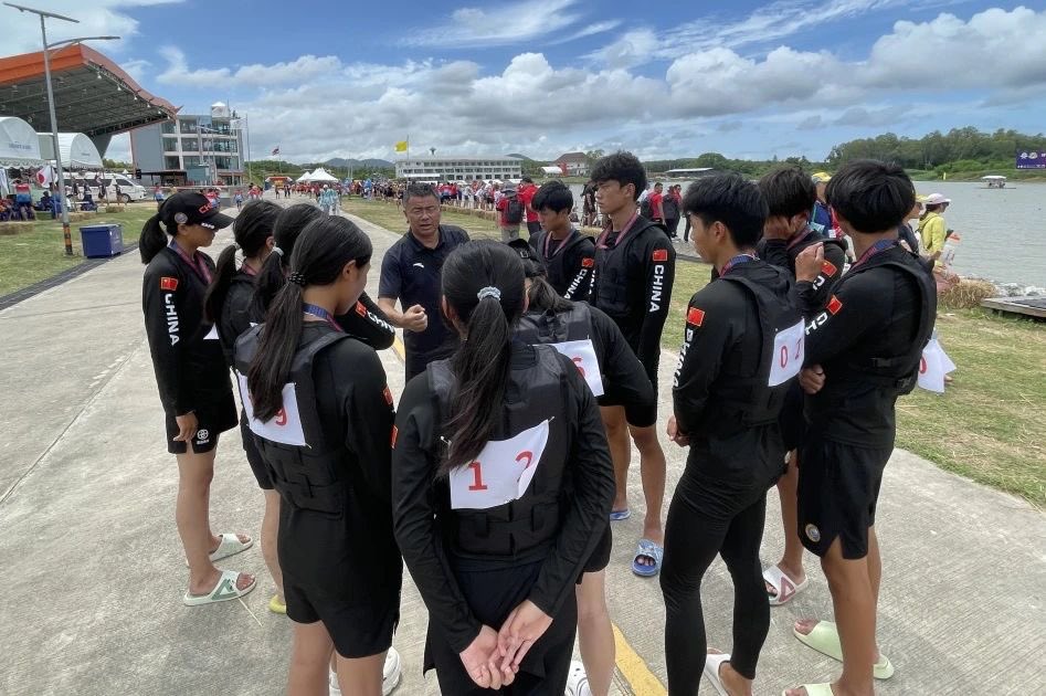 JiangsuYouth's tweet photo. The students of Nanjing Commercial College won six medals in the 16th IDBF World Dragon Boat Racing Championships 2023 which was held in #Pattaya, #Thailand from Aug 7 to Aug 13. #YouthinJiangsu #Nanjing #IDBF #DragonBoat #racing https://t.co/DOWaGUVad8