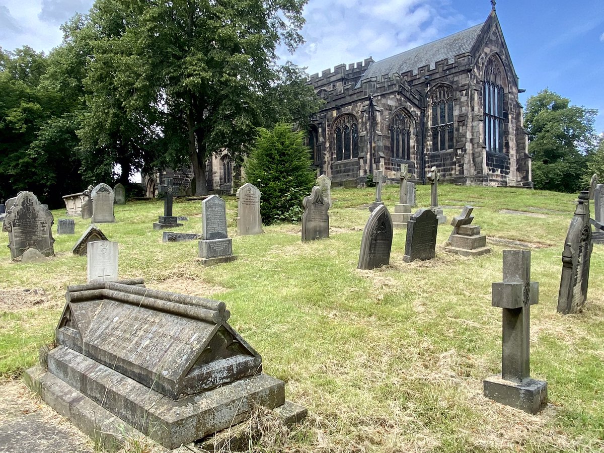 Check out this blog about the medieval market town of #sandbach #cheshire @VisitEngland meanderingmyway.com/2023/08/30/str…