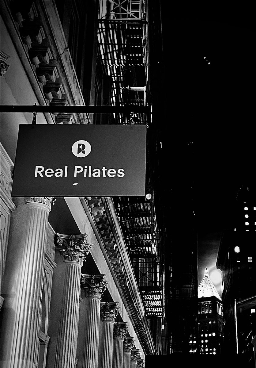 Super moon on Duane Street.