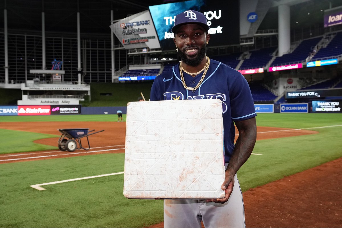 The first player in franchise history to record three consecutive seasons of 20+ home runs and 20+ stolen bases 

👏 <a href="/RandyArozarena/">Randy Arozarena</a> 👏