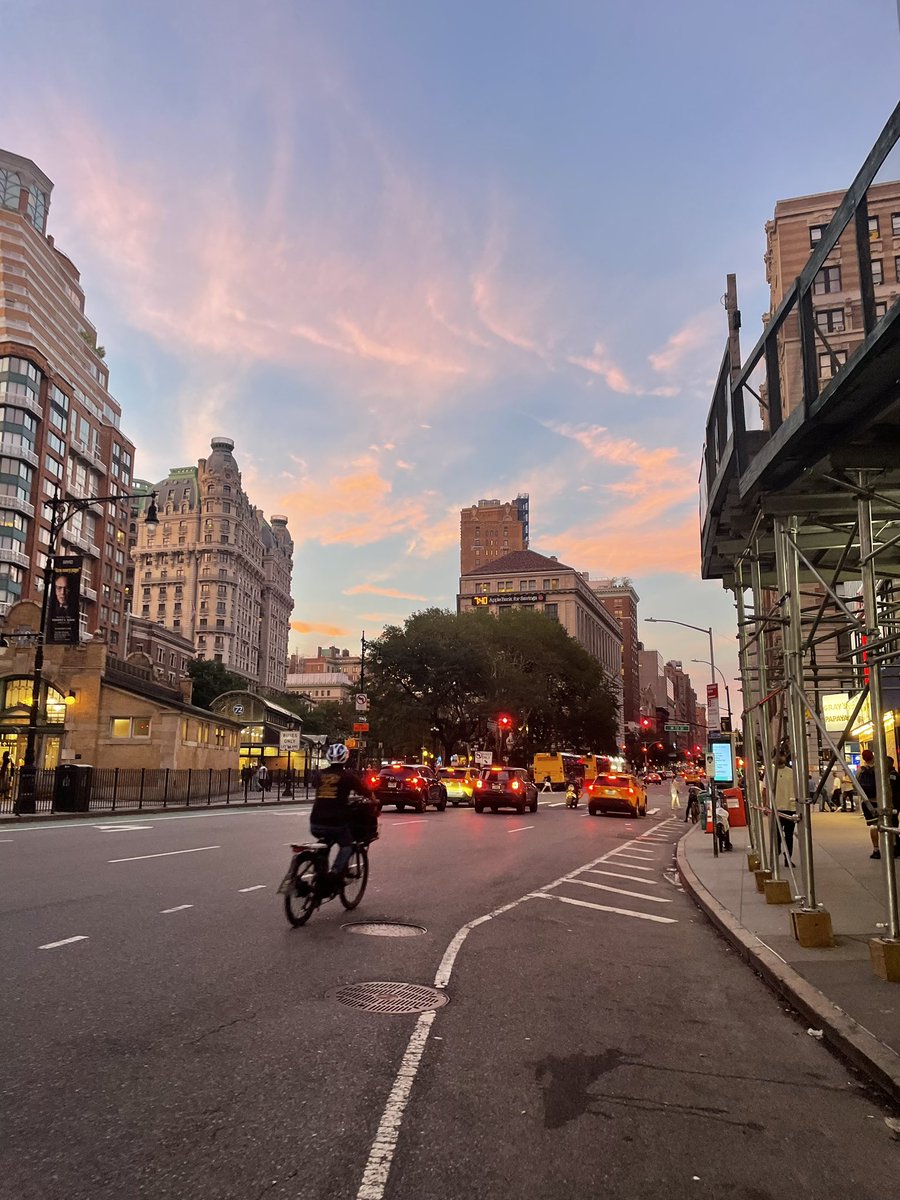 lisasharkey's tweet image. A beautiful day into a gorgeous night here in New York City @CentralParkNYC you are a beauty #onceinabluemoon