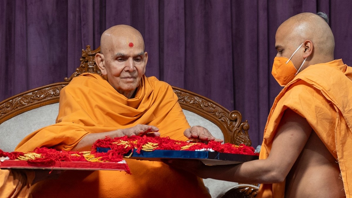 HH Mahant Swami Maharaj's Vicharan: 29 August 2023, Robbinsville, NJ, USA gfrc6.app.goo.gl/a9wb
