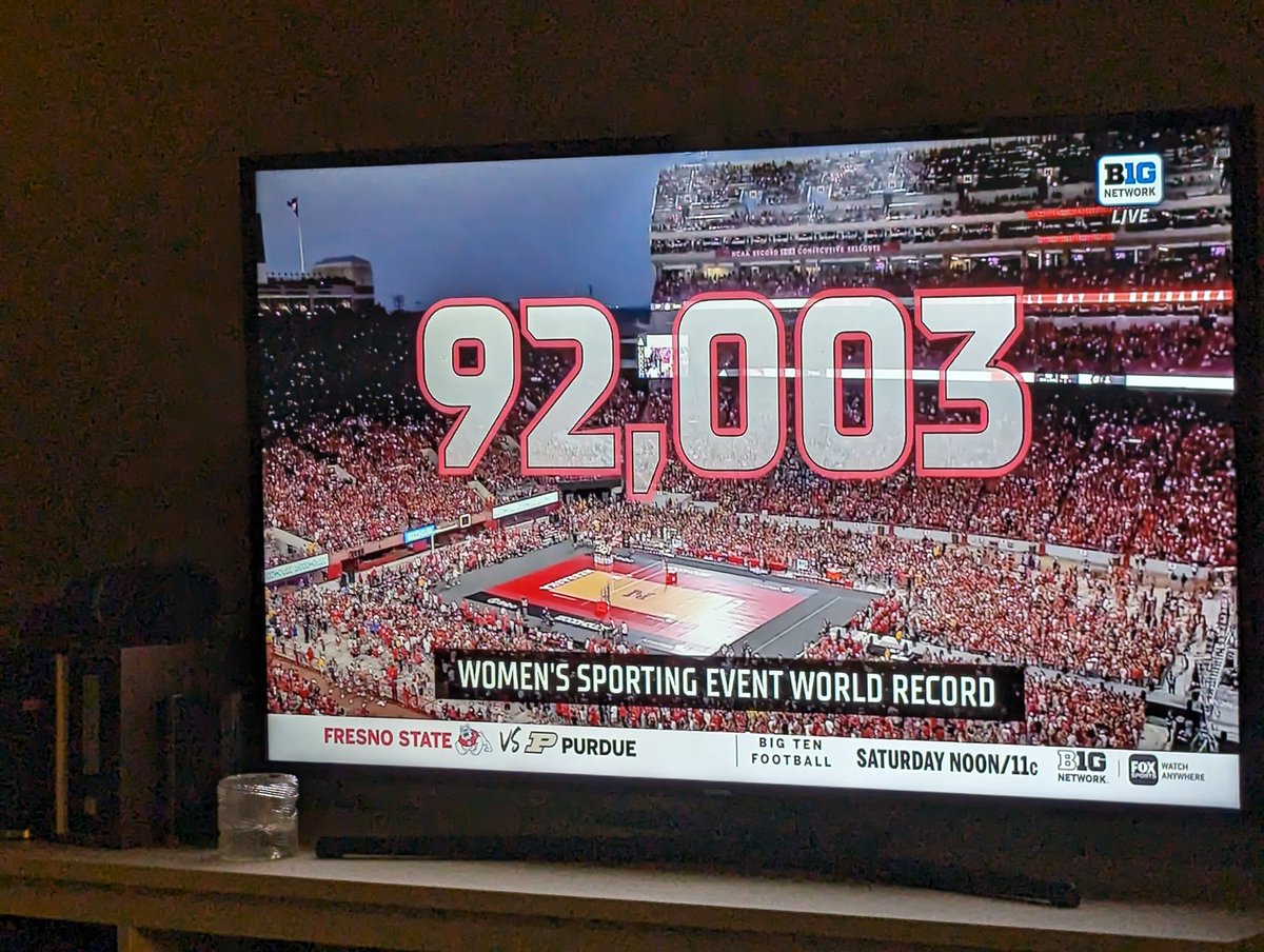 RevnPadre's tweet image. #92003 New world record for women&apos;s sports attendance. #Huskers #GBR #HuskersVB