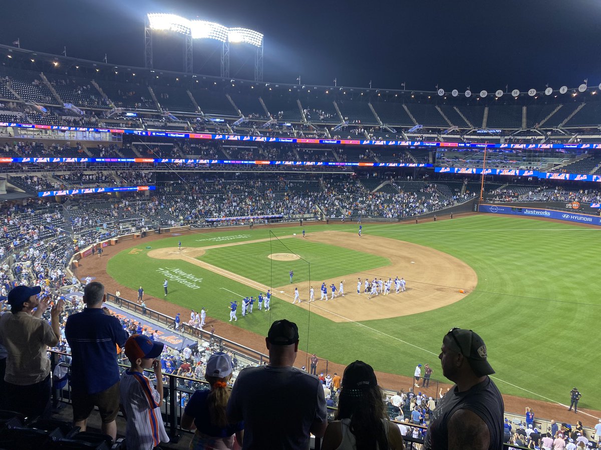 CalmYourMitts's tweet image. METS WINNNNNNNN!!!!!!!!!!!!!!!!!!!!!!!!!!!!!
#PIITB
#LFGM
#YaGottaBelieve
#LGM
