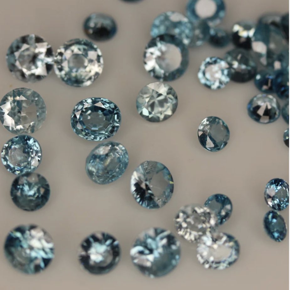 folkertreasure's tweet image. For sale: Stunning 20 carats Round Brilliant Blue Zircon package! 💎

💎 
📩 #BlueZirconGems #GemstoneCollection #combodiazircon #bluezircon #zirconjewelry #losegemstone #gemstone #minerals #crystals
