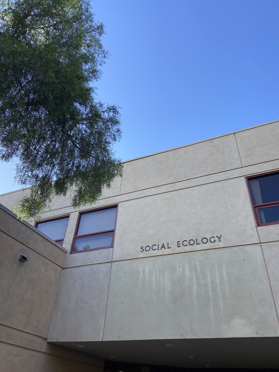 HealeyLindsay's tweet photo. Life update: I am beyond delighted to announce that on Monday I began a postdoctoral scholar position in @thePREVENTLab (@Social_Ecology) w/ @JasonSchiffman2 at @UCIrvine. I will be contributing to research on psychosis risk, prevention, stigma and more! https://t.co/fmRjkBVStB