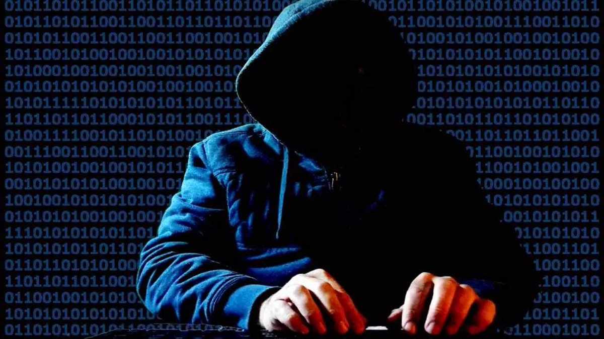 Securizame's tweet photo. La estafa que llega al fútbol: nunca caigas en este grave error https://t.co/JfdArySJlt #Internet #Noticia #Tecnología #CiberSeguridad vía @redeszone https://t.co/0FPRmyH5e0