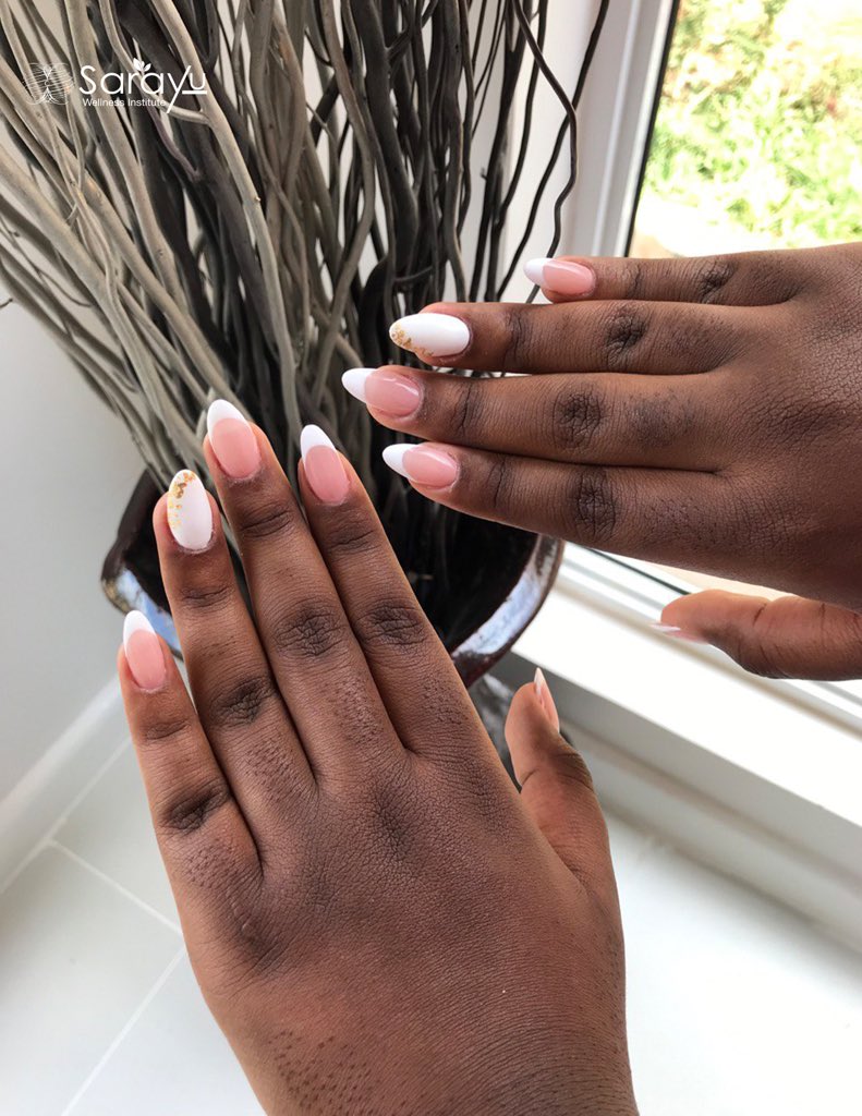 Discover the Chic Sophistication of Sarayu Nail Bar's Stunning Nail Palette – Where White, Pink, and Gold Unite in Dazzling Harmony. Explore our Exclusive Collection through the link in our bio. 

Your Impeccable Style Awaits 💅

#SarayuWellness #SarayuNailBar