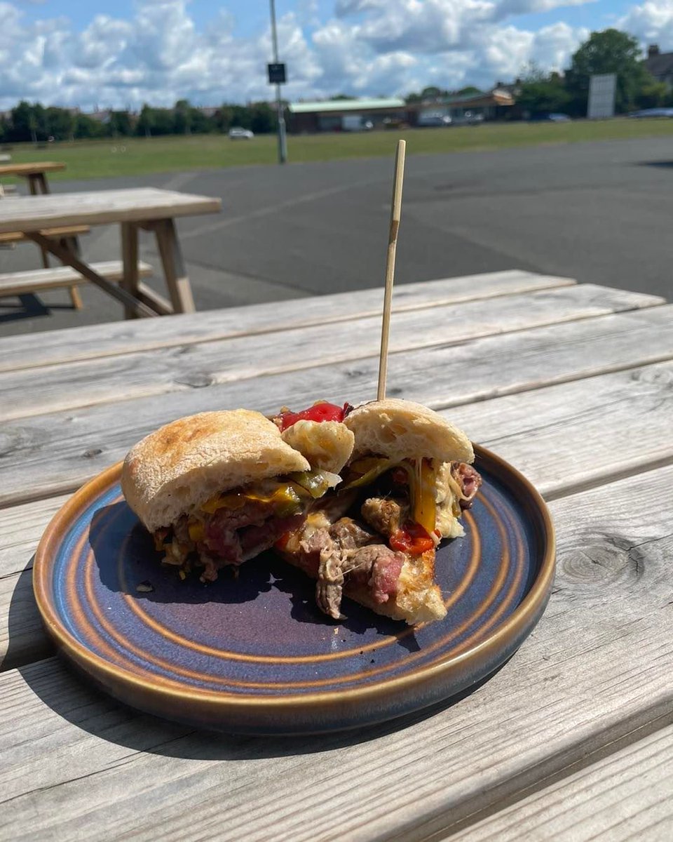 P H I L L Y   C H E E S E   S T E A K 🫣🆙

Steak cooked to your liking 🔥

With onions, mixed peppers, cheddar… 🧀

Just…

🔥🔥🔥

Only £9
