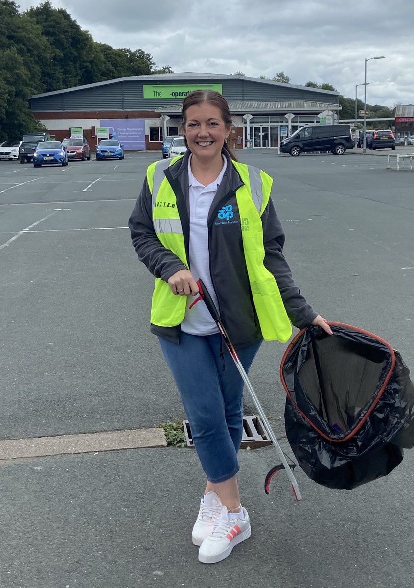 MrsMassx's tweet photo. A big thank you to the volunteers who joined with yesterdays Launceston @coopuk Community Litter Pick! The weather held off and several bags of waste and rubbish were collected- a great team effort. 🙌 #ItsWhatWeDo #Community #Coop #Volunteers #SWCOOPMPs https://t.co/zn3ErbucTF