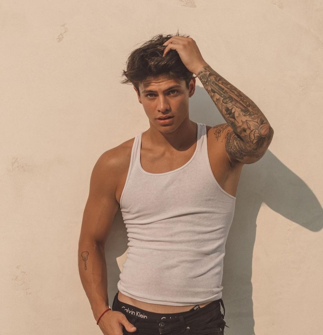 exyrss's tweet image. Hello, I'm interested in making new friends. I'm using #openfollow, so if you're looking for friends too, let's connect. Feel free to retweet this post and let's be friends!