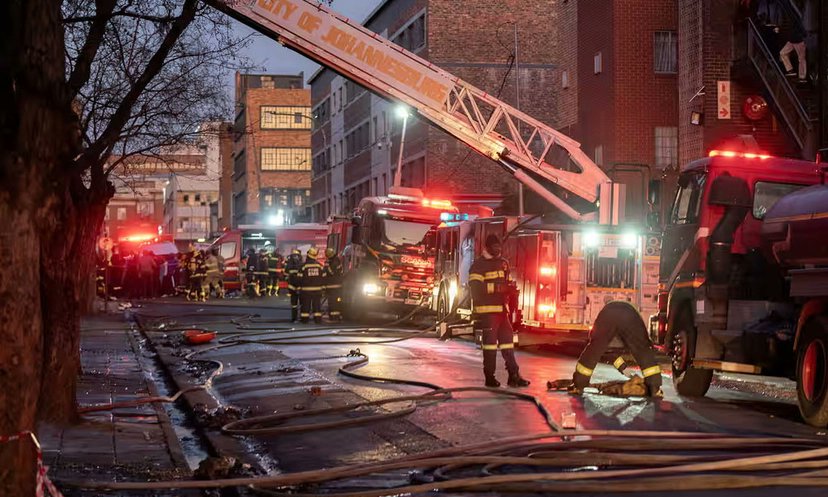 দক্ষিণ আফ্রিকায় পাঁচতলা ভবনে আগুন, মৃত ৫২