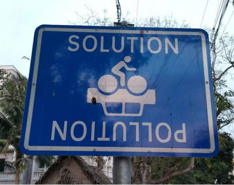 Pauline_Mlin's tweet photo. A picture says more than a thousand words 😉

📸  Larry vs Harry

#velorution #commute https://t.co/0SmSRNJGGb