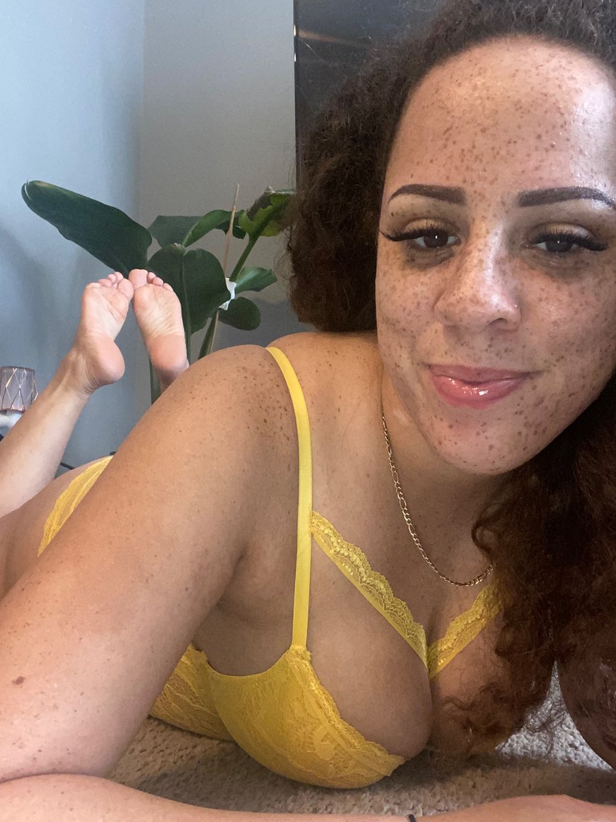 SliperySoles's tweet photo. Thread Alert🚨 
Thirsty Thursday💦

Foot models and footboys looking to gain followers and engagement. 
Ladies and fellas post those thirsty pics/videos😝
NO NUDITY‼️‼️‼️

-Follow, like, retweet, and tag
-Post your cashapp https://t.co/ThsNRl2dE8