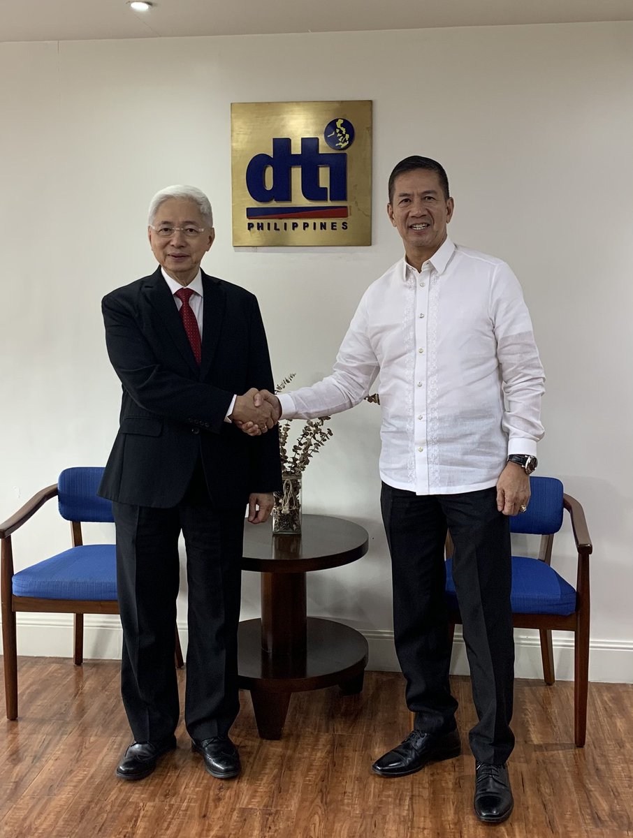 HernandezRaulS's tweet photo. Called on DTI Sec. Alfredo Pascual to coordinate efforts in advancing trade and investment relations between the Philippines and Oman https://t.co/6yDjH7gqqK