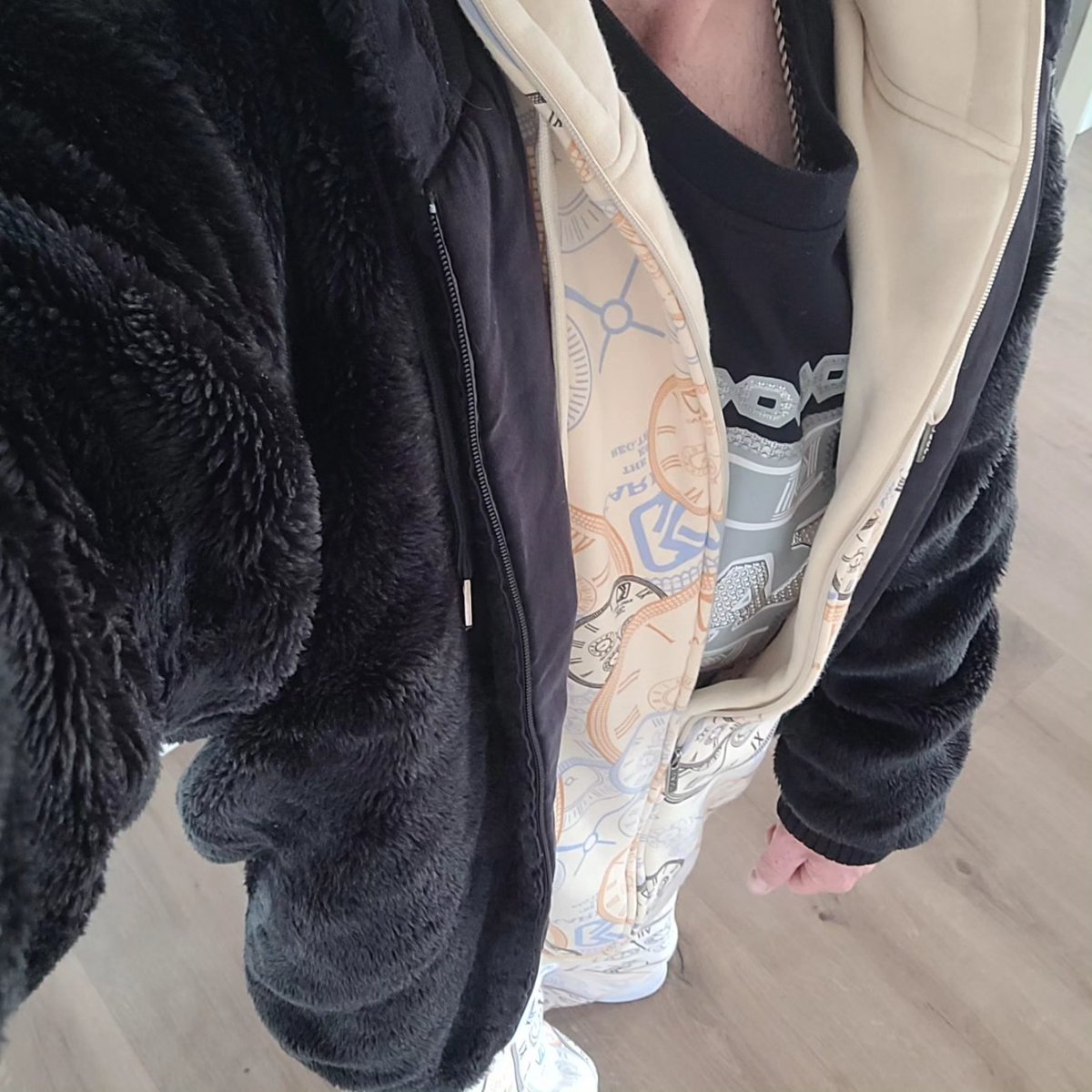 #karlkani  outfit today.
 wanna play?