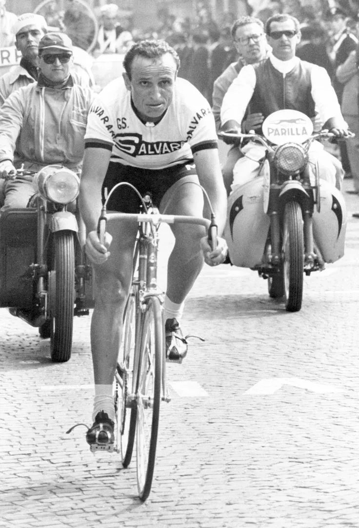 la_macchina_ch's tweet image. Neuer 🚴🏽‍♂️ Radrennfahrer Spitzname meinem Glossar hinzugefügt.
• Ercole Baldini 🇮🇹 (1933 – 2022) – «Il treno di Forlì» (die Lokomotive von Forli) 

#nickname #radsport #cycling #spitzname
buff.ly/3LE9WvV