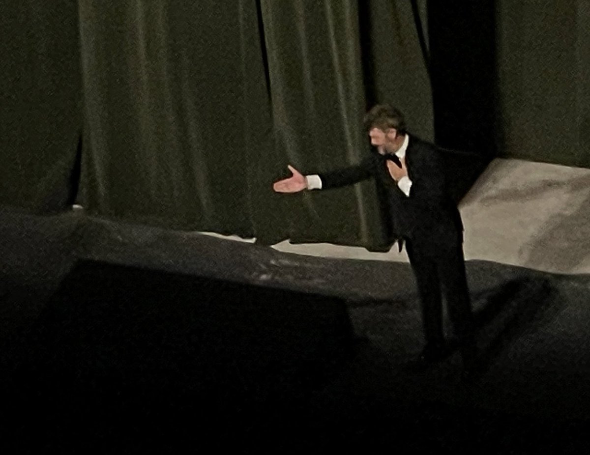 mystic_cat's tweet image. Heras-Casado, Stutzmann, deux nouvelles baguettes à Bayreuth. Deux beaux célébrants du son Bayreuth. Frénétiquement acclamés. On est monté haut dans la narcose sonore. Mais maintenant il faut redescendre.
#Parsifal #Tannhäuser