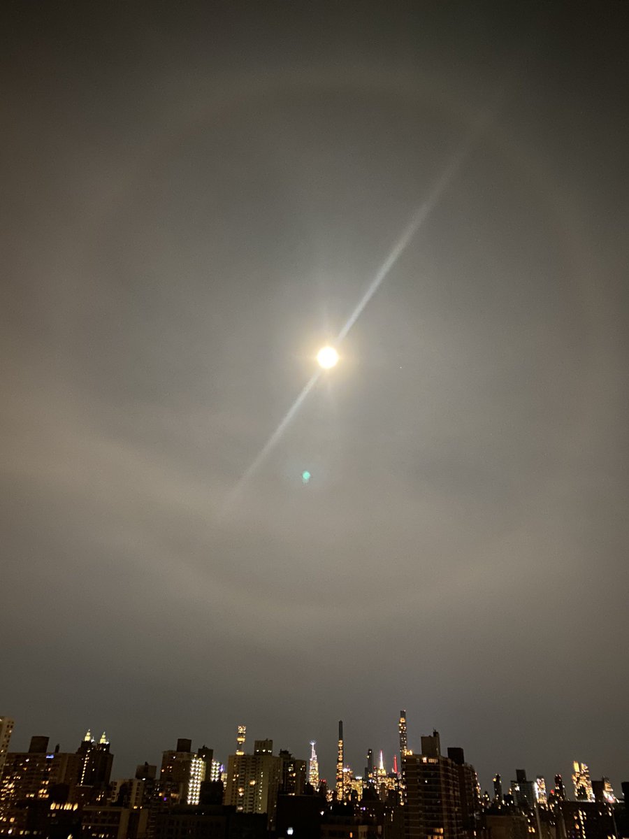 View of the #BlueMoon #lunarhalo #moonhalo #moon #halo from our place in NYC! My girlfriend is going to regret sleeping through this one 😆