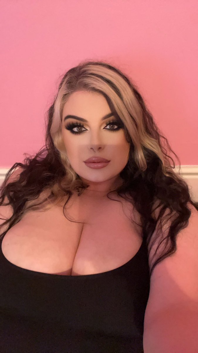 somedumbfatgirl's tweet photo. gn ✨ https://t.co/L7mCeReYDc