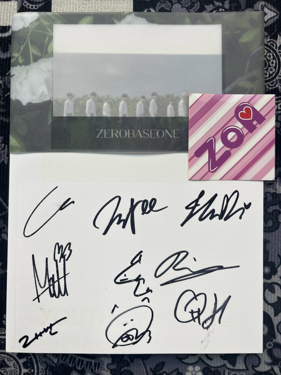 ✨ZEROBASEONEサインアルバムイベント✨
ZOAをご利用いただく全ての
お客様への感謝の気持ちを込めて

イベント致します~❤️‍🔥🎁🇰🇷

RT、イイネ、フォローしてくれた方2名様に抽選で贈呈いたします❣️
※鍵アカ除く🙅‍♀️
9月19日に個別にてご連絡させて頂きます♪
#ZEROBASEONE  #ZOA代行 #サインアルバム